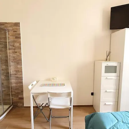 Tidy Studio - Policlinico Apartment Bari
