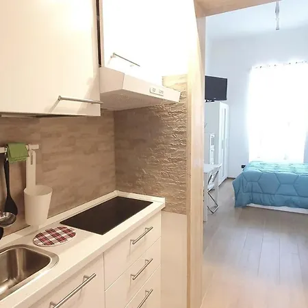 Tidy Studio - Policlinico Apartment